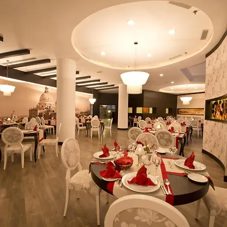 אתר נופש Limak Atlantis Deluxe 5*