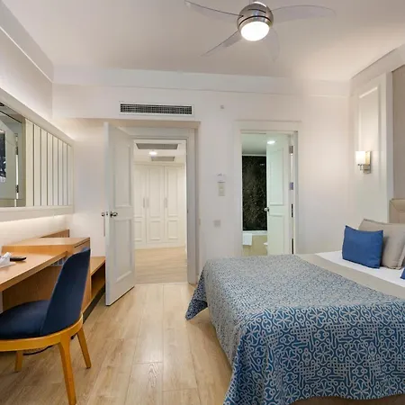 Limak Atlantis Deluxe 5* באלאק