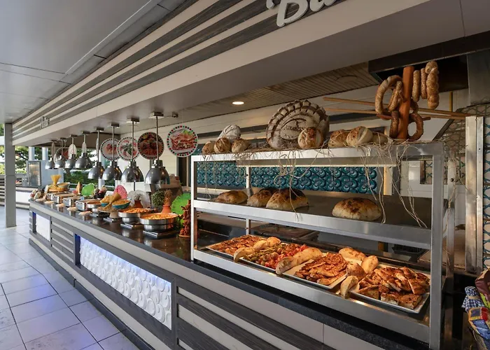 Курортный комплекс Limak Atlantis Deluxe Белек